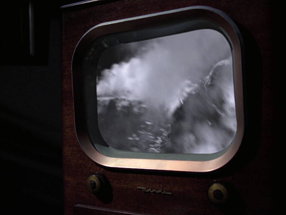 extant_StarTrek_VOY_6x14-Memorial_00369.jpg