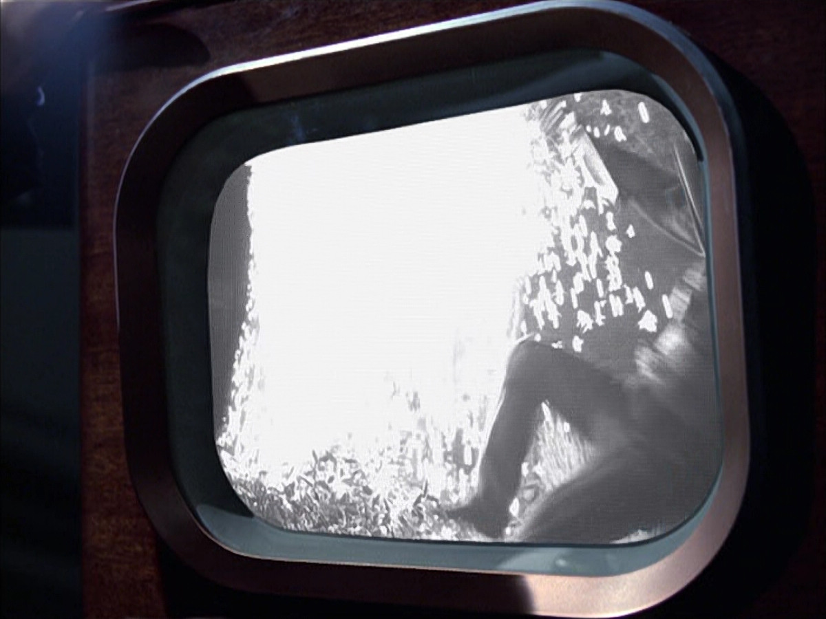 extant_StarTrek_VOY_6x14-Memorial_00392.jpg