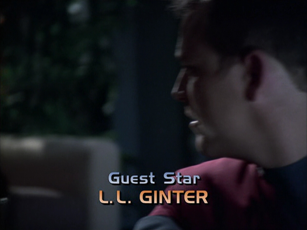 extant_StarTrek_VOY_6x14-Memorial_00569.jpg