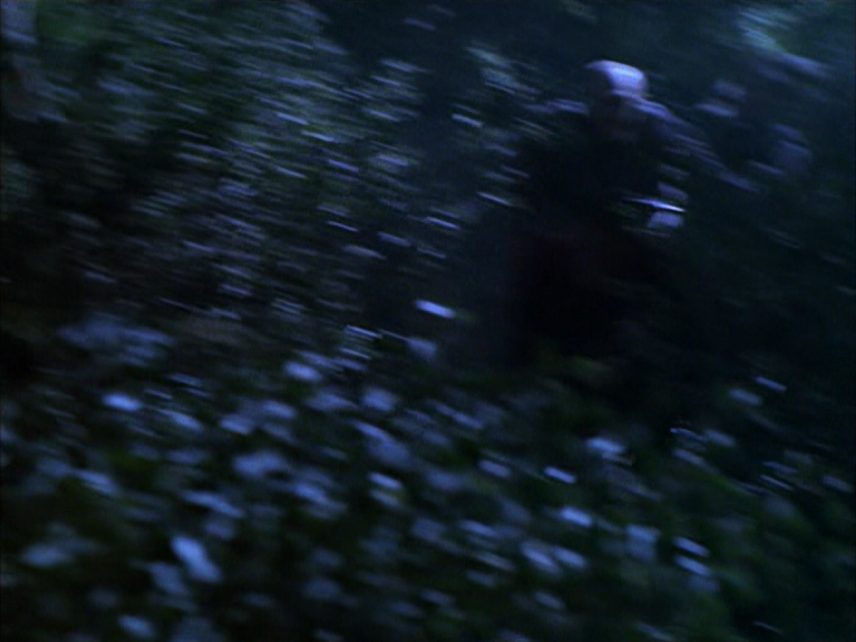 extant_StarTrek_VOY_6x14-Memorial_00602.jpg