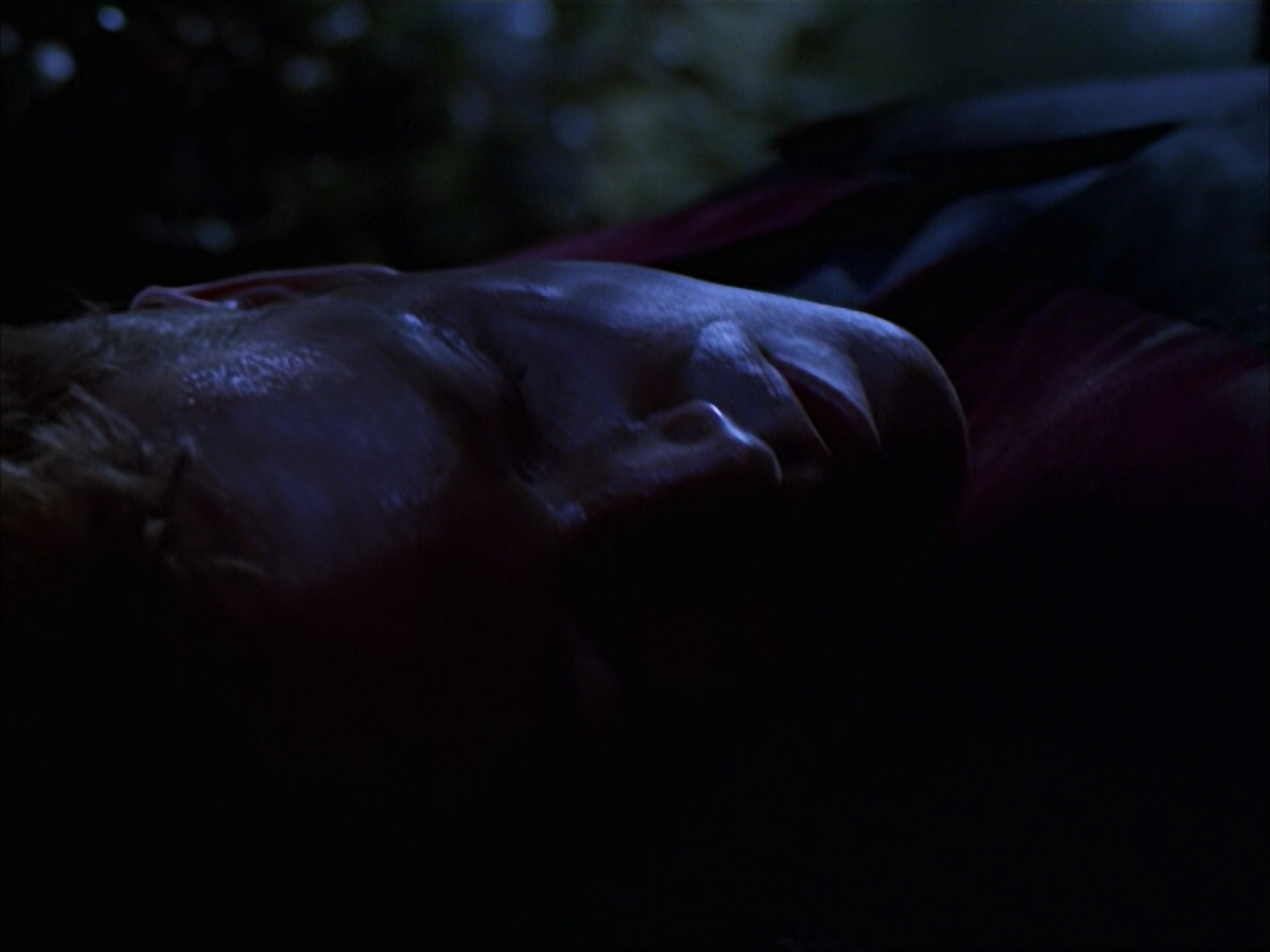 extant_StarTrek_VOY_6x14-Memorial_00618.jpg