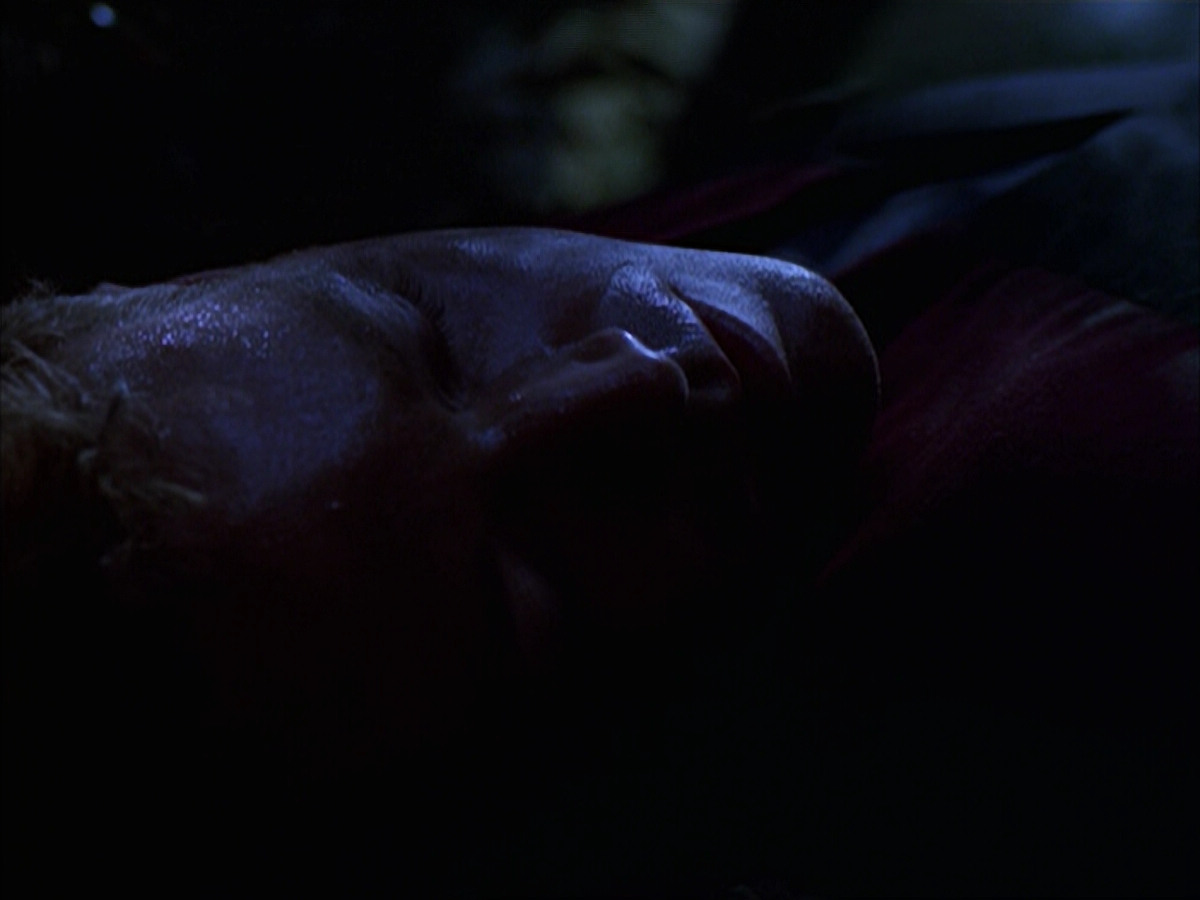 extant_StarTrek_VOY_6x14-Memorial_00619.jpg