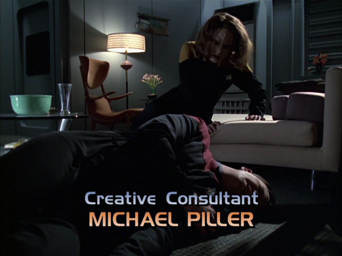 extant_StarTrek_VOY_6x14-Memorial_00624.jpg