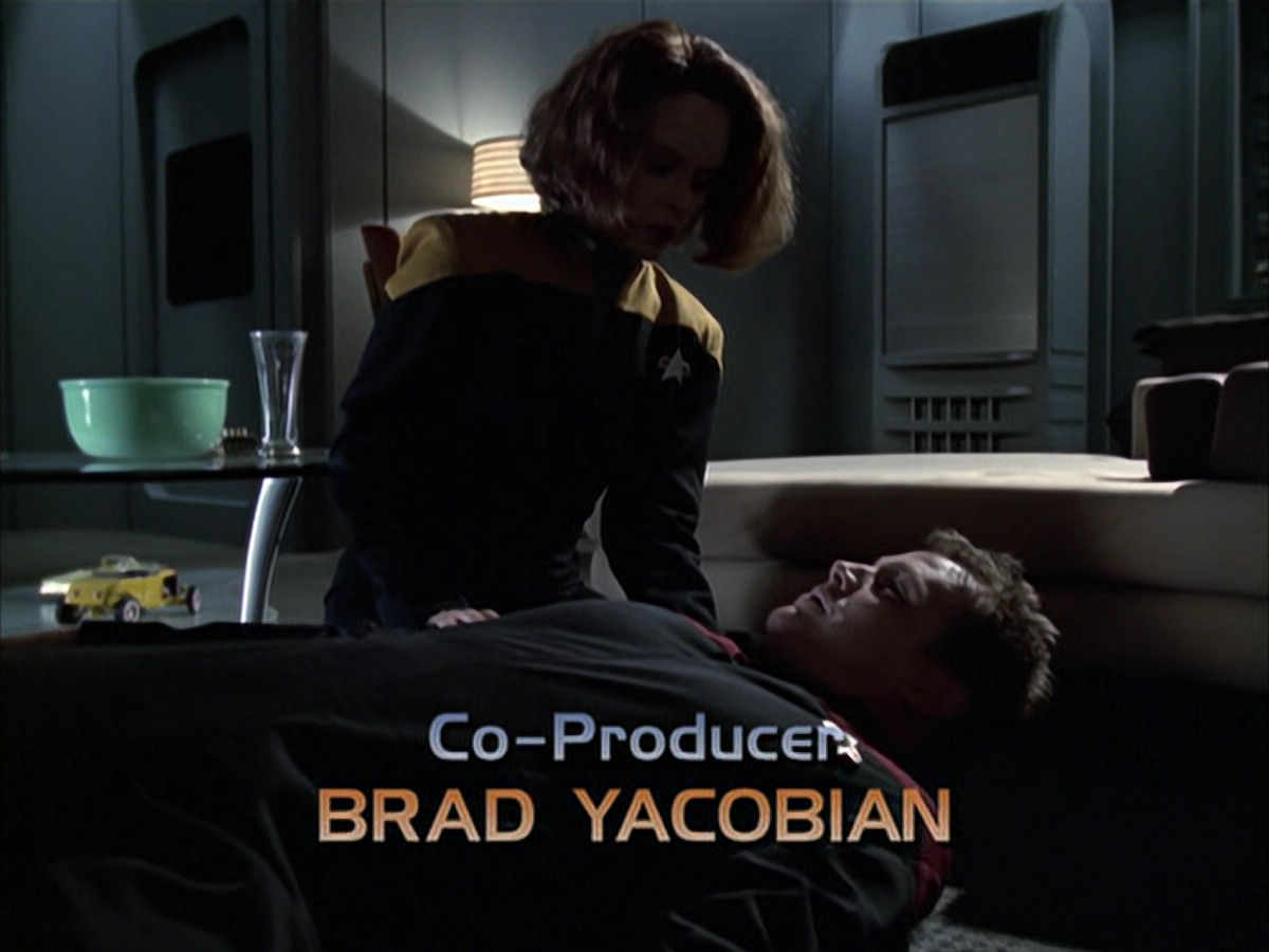 extant_StarTrek_VOY_6x14-Memorial_00631.jpg