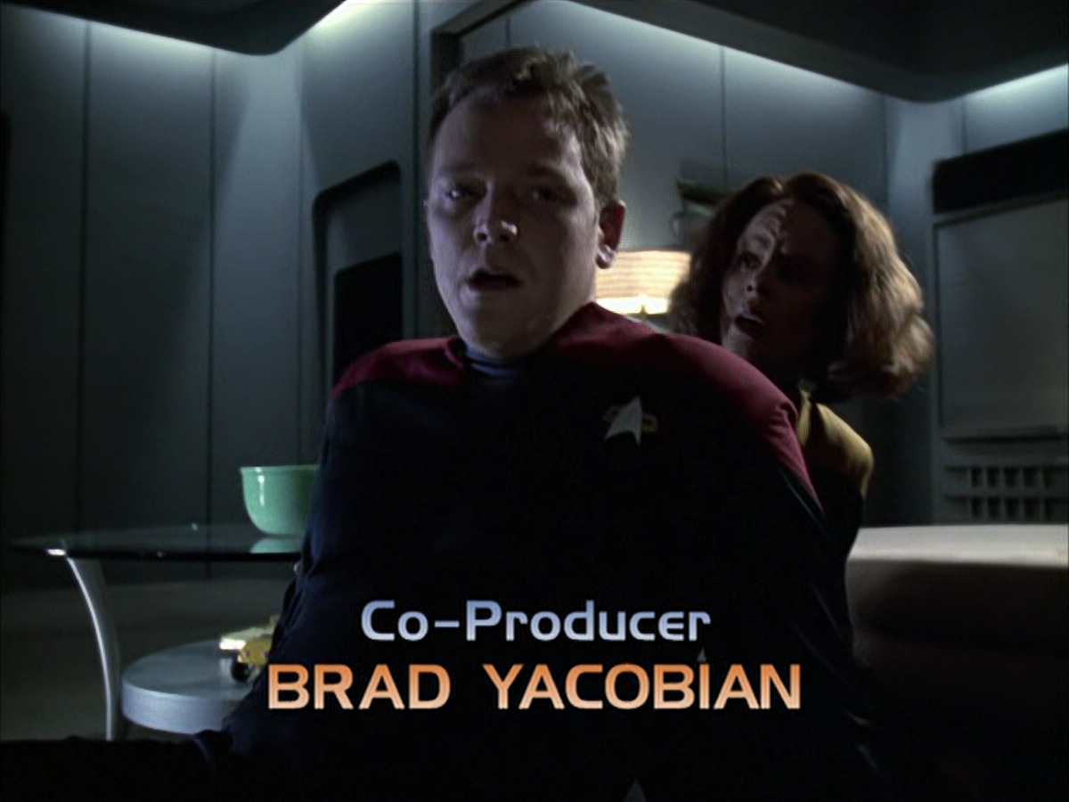 extant_StarTrek_VOY_6x14-Memorial_00633.jpg