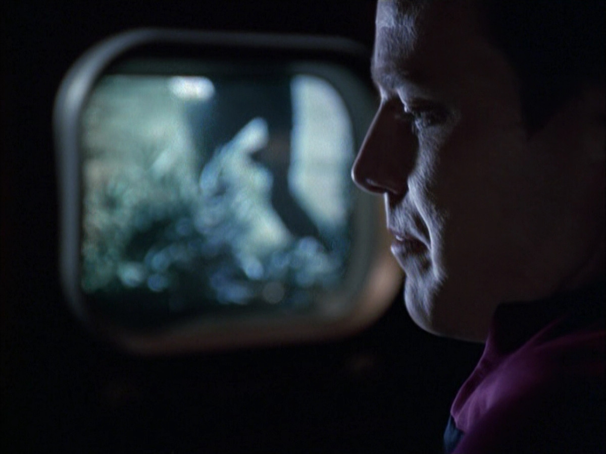 extant_StarTrek_VOY_6x14-Memorial_00643.jpg
