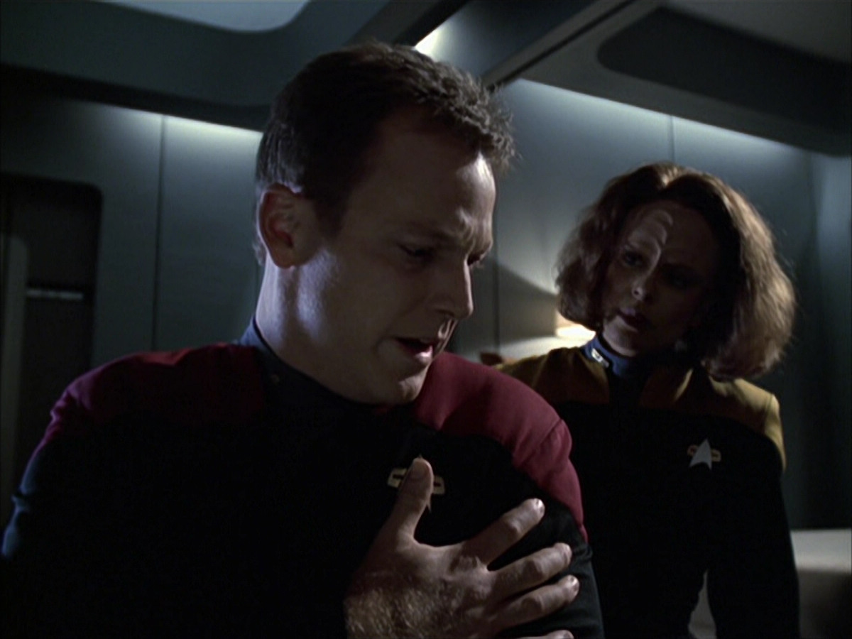 extant_StarTrek_VOY_6x14-Memorial_00650.jpg