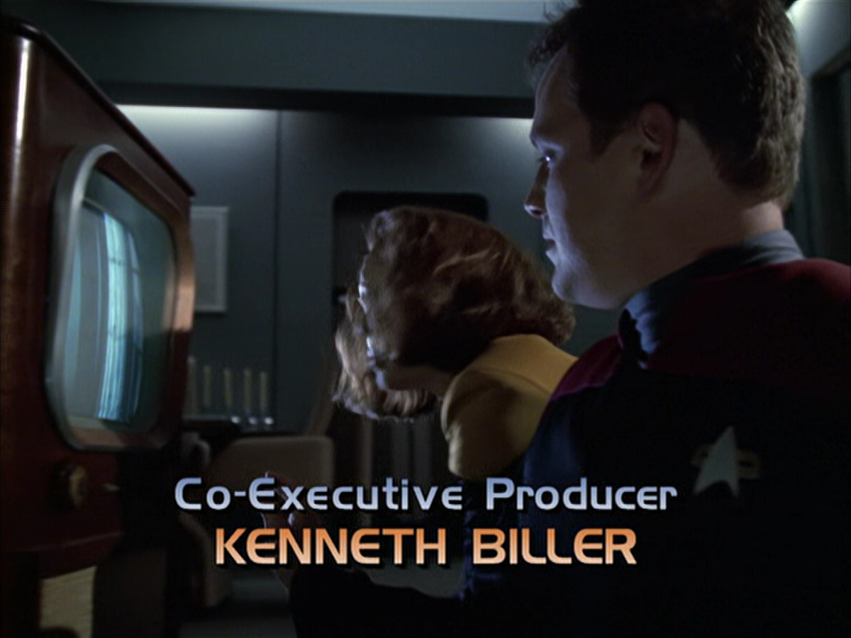 extant_StarTrek_VOY_6x14-Memorial_00663.jpg