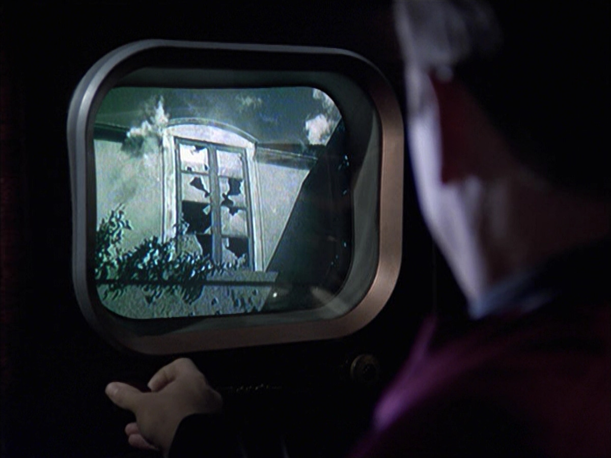 extant_StarTrek_VOY_6x14-Memorial_00668.jpg