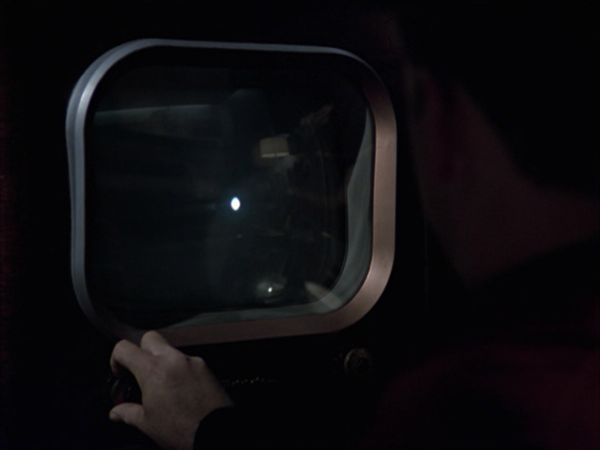 extant_StarTrek_VOY_6x14-Memorial_00669.jpg