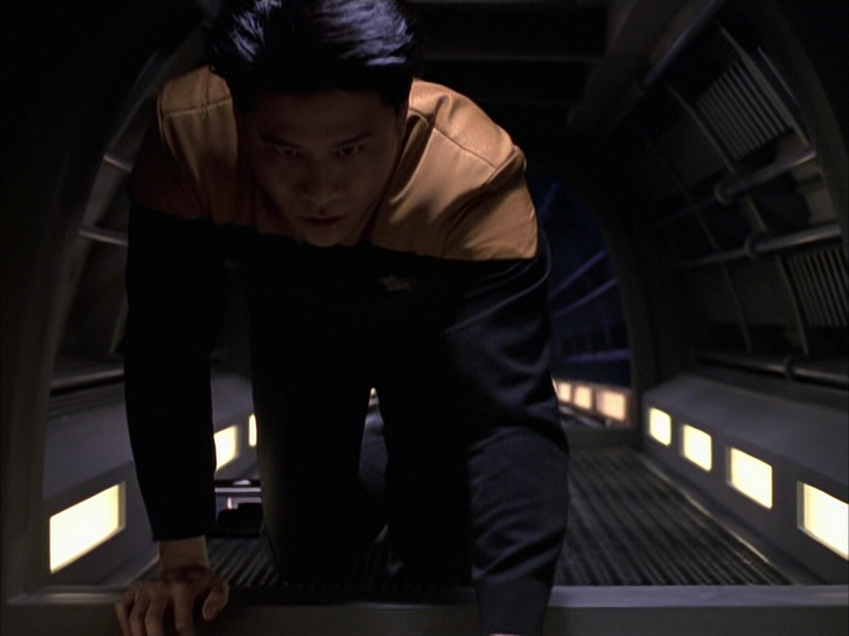 extant_StarTrek_VOY_6x14-Memorial_00724.jpg