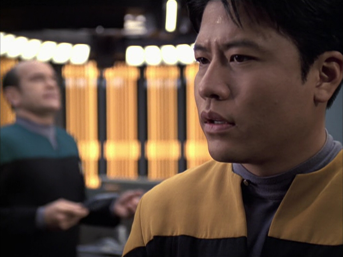 extant_StarTrek_VOY_6x14-Memorial_00785.jpg