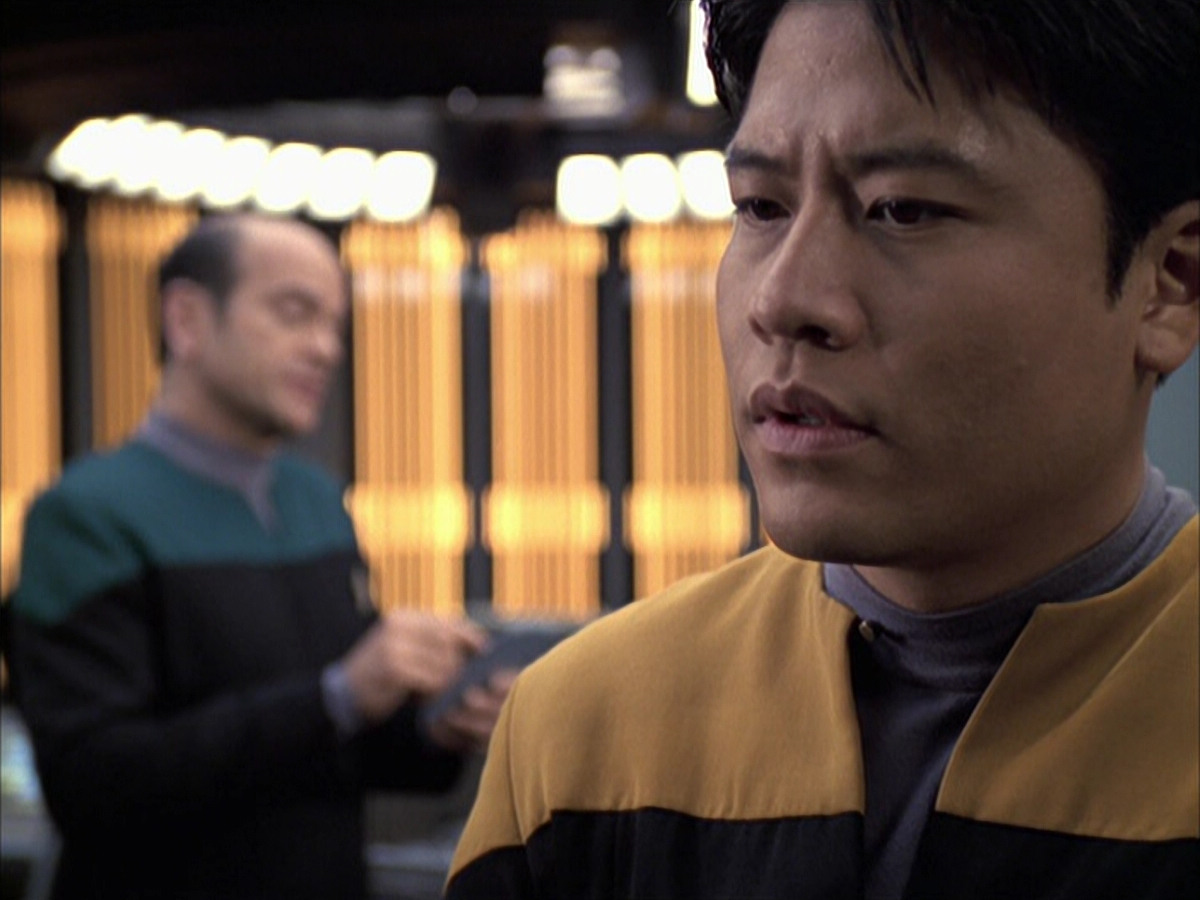 extant_StarTrek_VOY_6x14-Memorial_00793.jpg