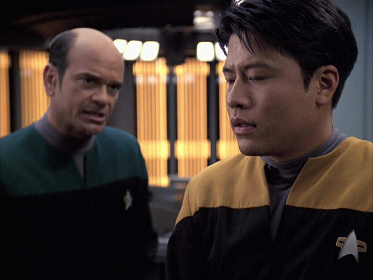 extant_StarTrek_VOY_6x14-Memorial_00807.jpg