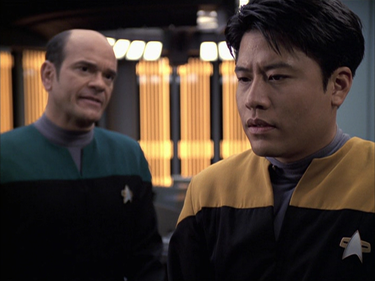 extant_StarTrek_VOY_6x14-Memorial_00810.jpg