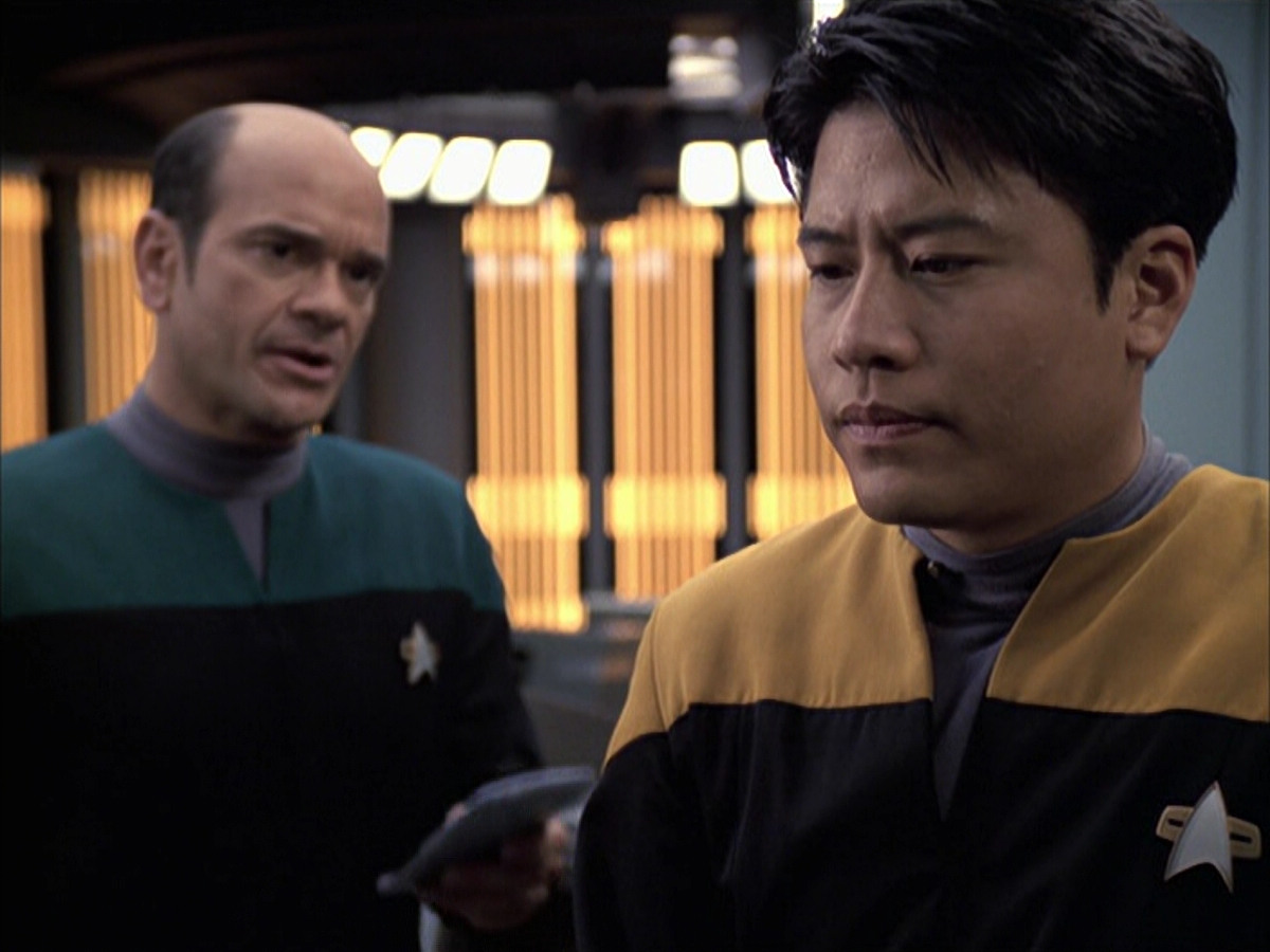 extant_StarTrek_VOY_6x14-Memorial_00811.jpg