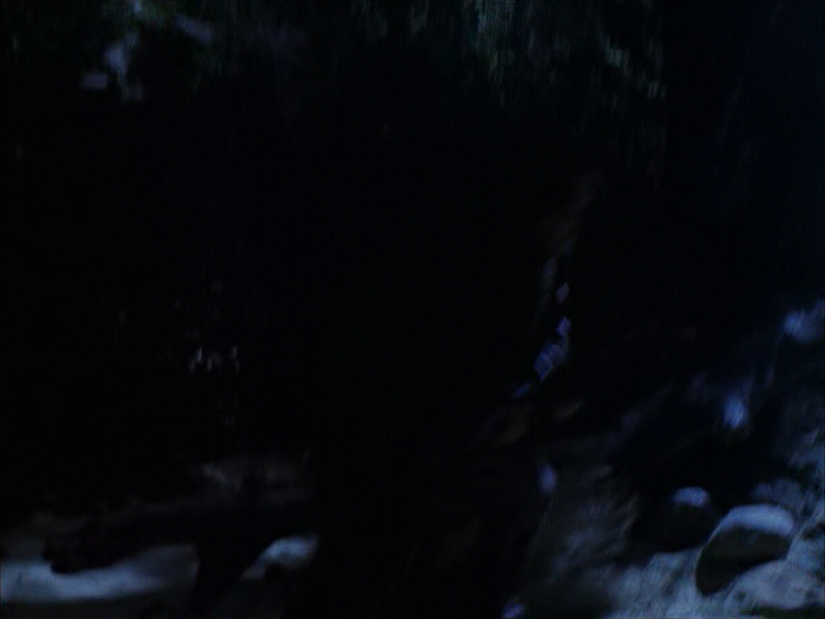 extant_StarTrek_VOY_6x14-Memorial_00969.jpg