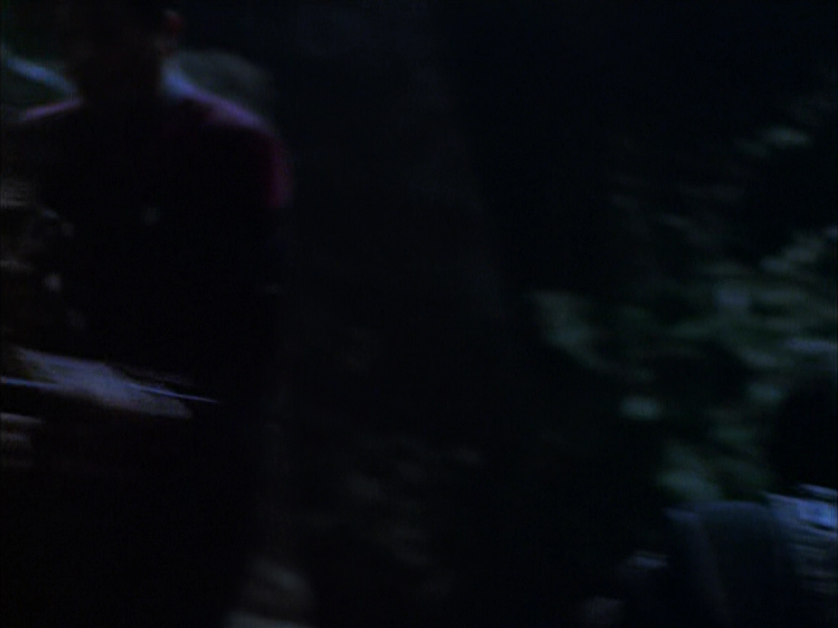 extant_StarTrek_VOY_6x14-Memorial_00997.jpg