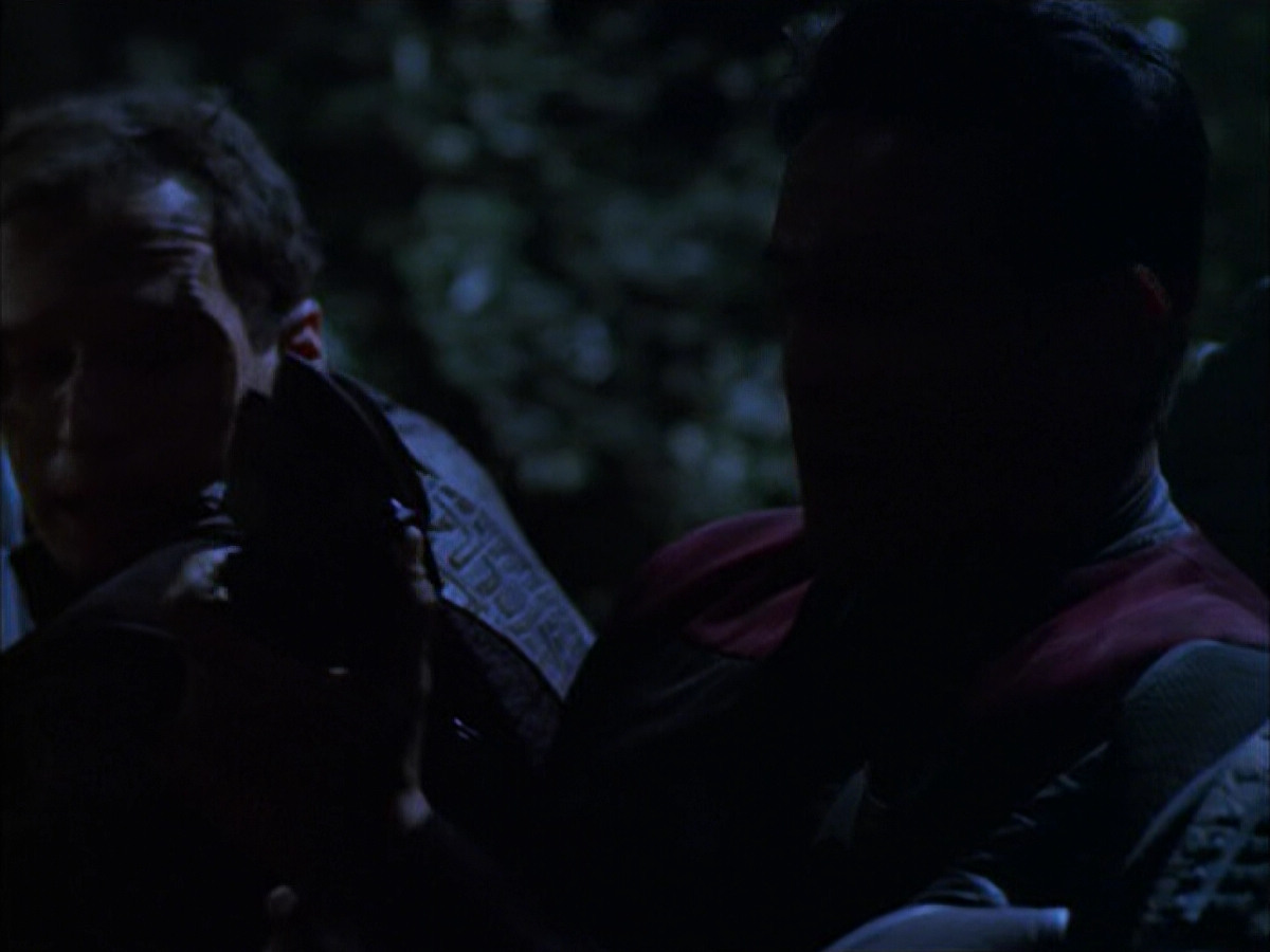 extant_StarTrek_VOY_6x14-Memorial_01011.jpg