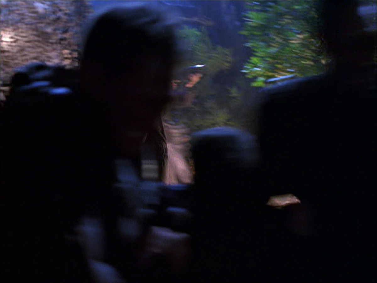 extant_StarTrek_VOY_6x14-Memorial_01018.jpg