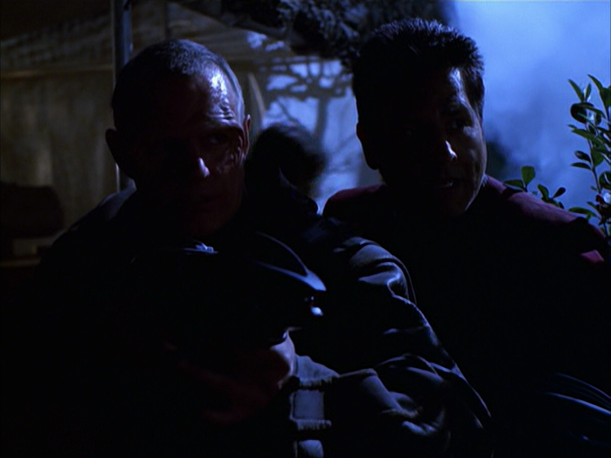 extant_StarTrek_VOY_6x14-Memorial_01025.jpg
