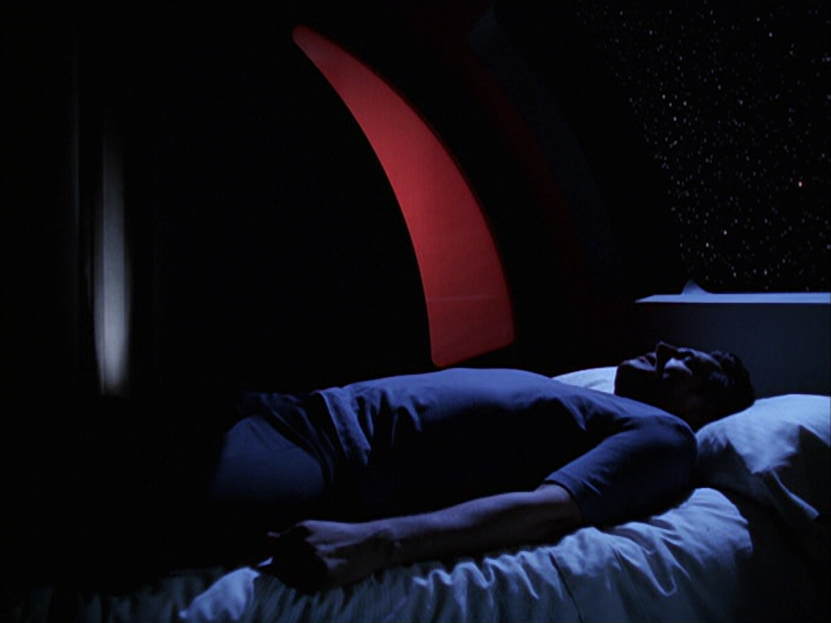 extant_StarTrek_VOY_6x14-Memorial_01036.jpg