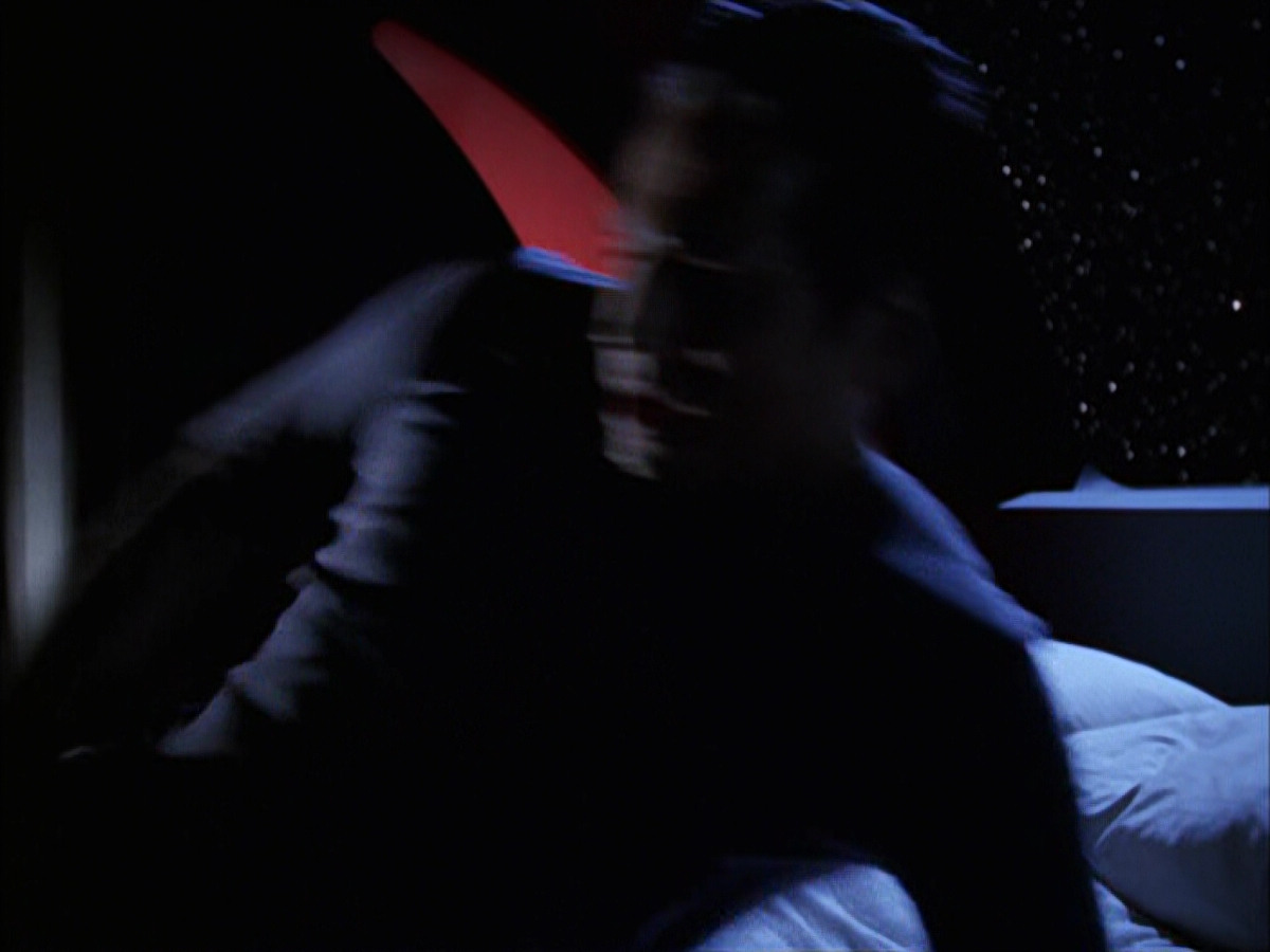 extant_StarTrek_VOY_6x14-Memorial_01051.jpg