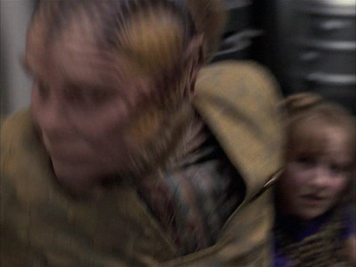 extant_StarTrek_VOY_6x14-Memorial_01064.jpg