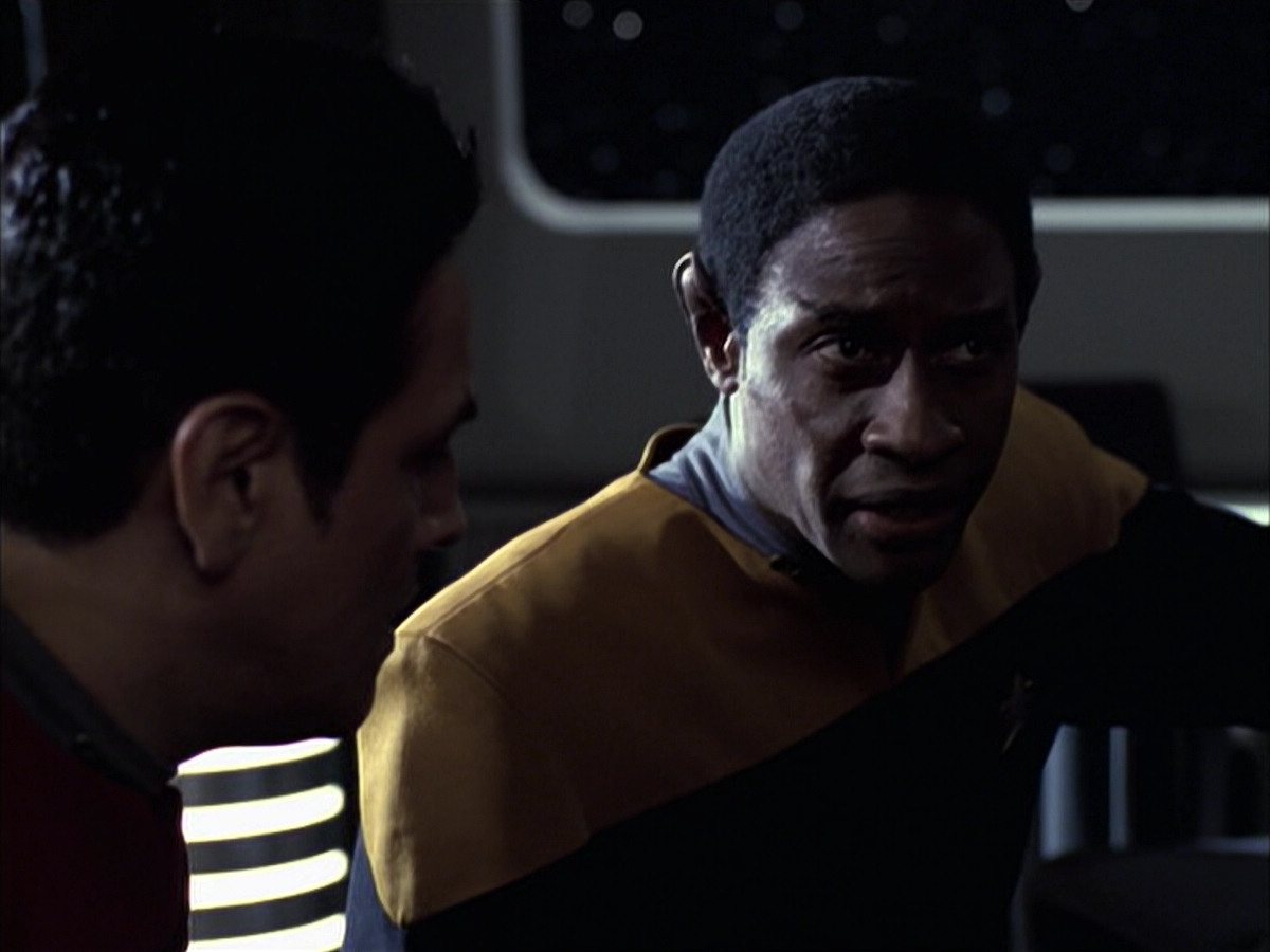 extant_StarTrek_VOY_6x14-Memorial_01097.jpg