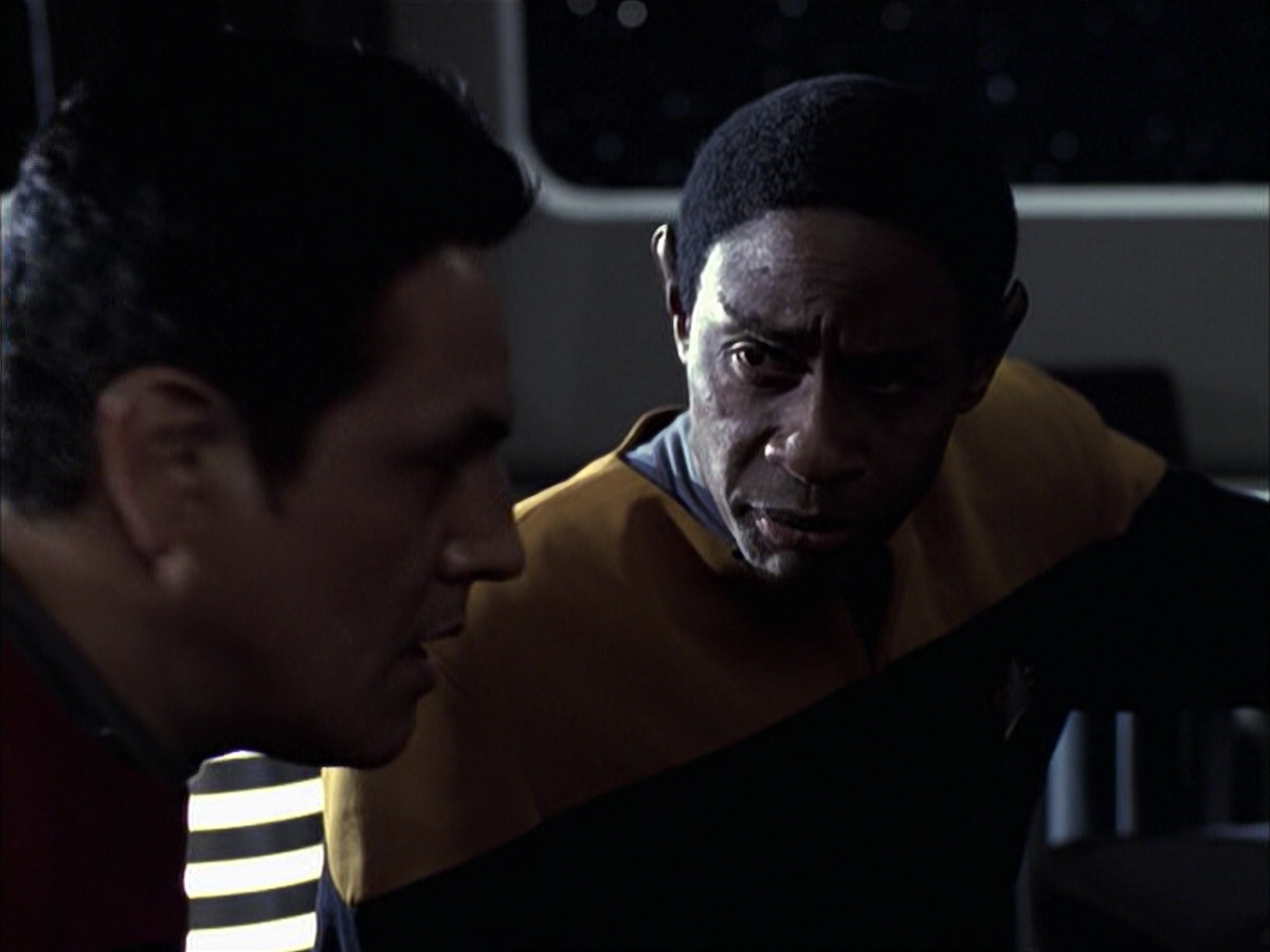 extant_StarTrek_VOY_6x14-Memorial_01099.jpg