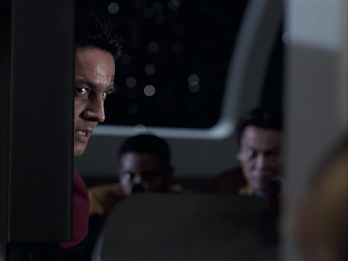 extant_StarTrek_VOY_6x14-Memorial_01153.jpg