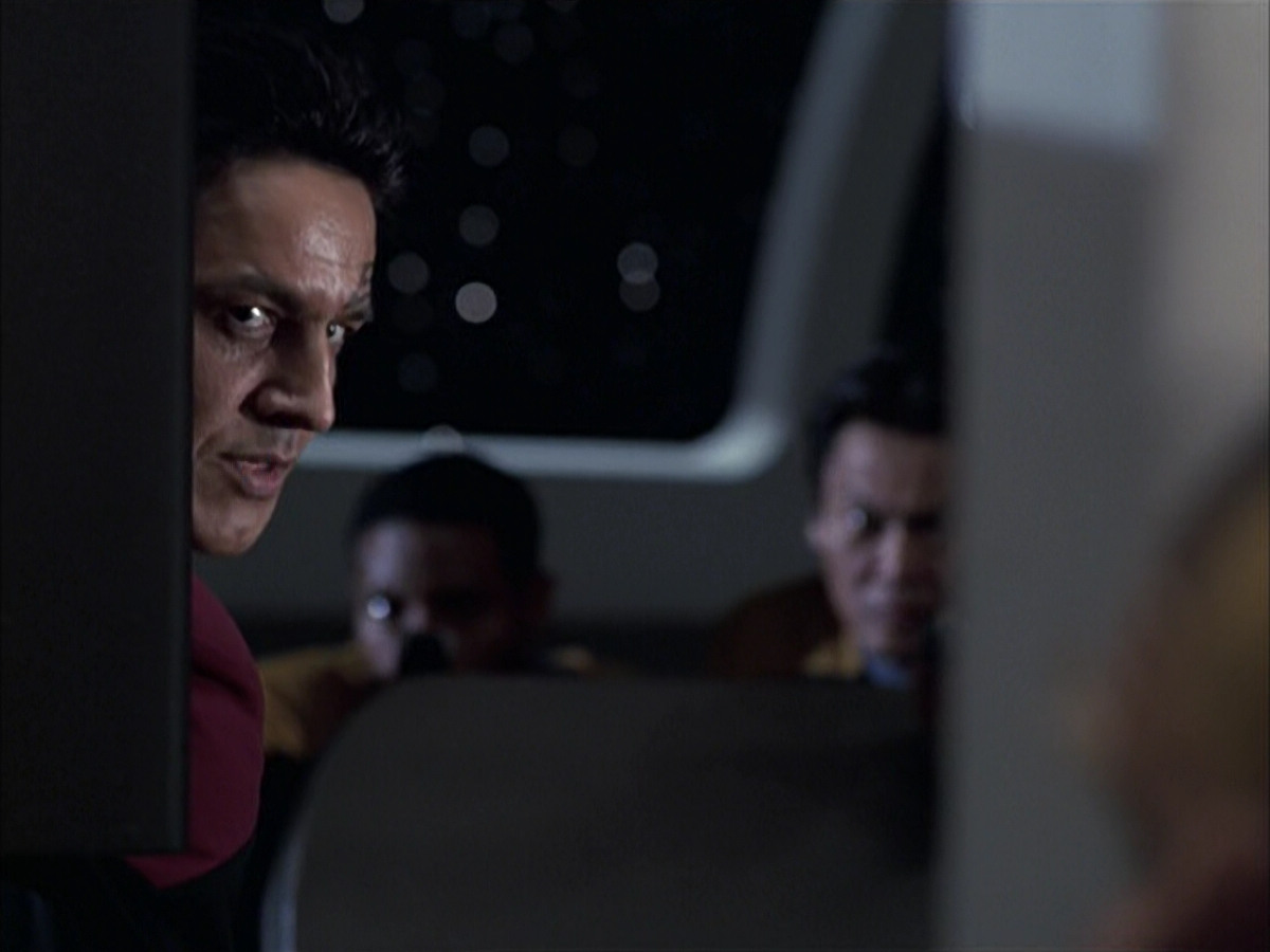 extant_StarTrek_VOY_6x14-Memorial_01159.jpg