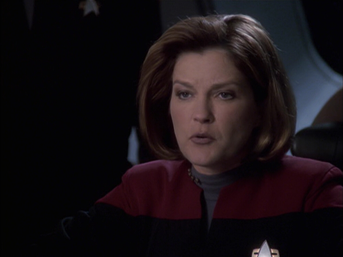 extant_StarTrek_VOY_6x14-Memorial_01352.jpg