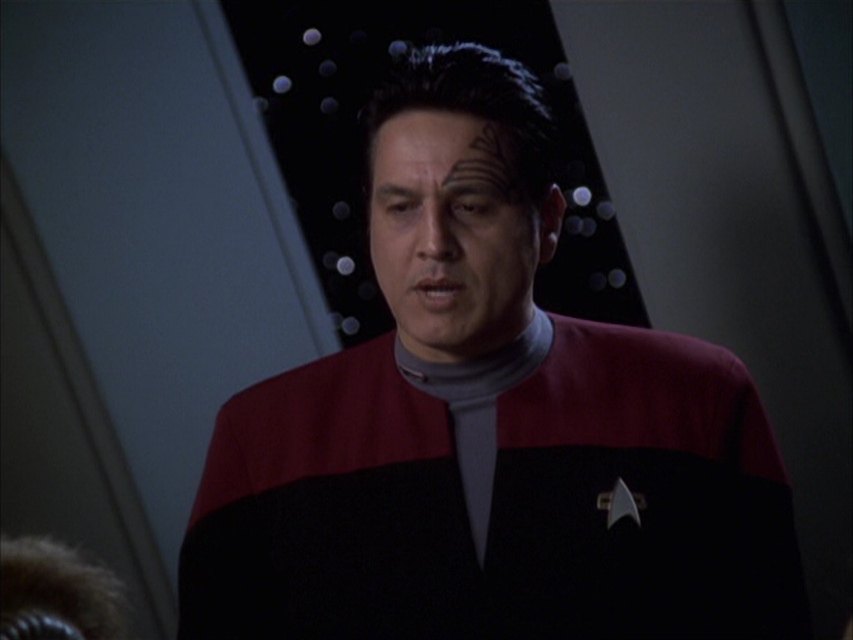 extant_StarTrek_VOY_6x14-Memorial_01363.jpg