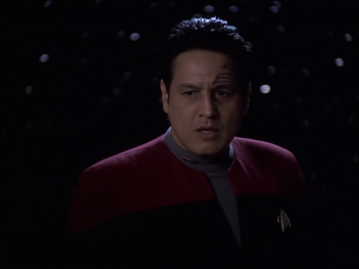 extant_StarTrek_VOY_6x14-Memorial_01478.jpg