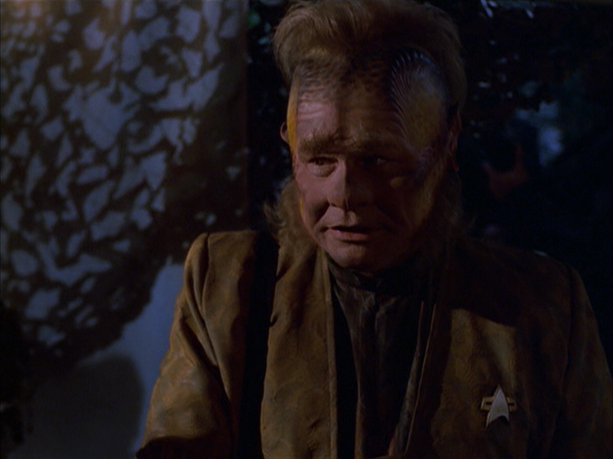 extant_StarTrek_VOY_6x14-Memorial_01522.jpg