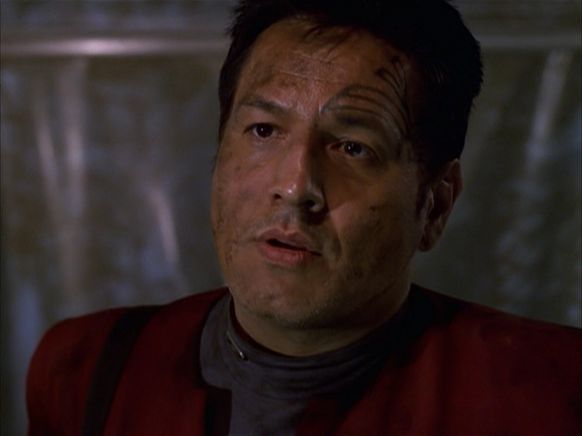 extant_StarTrek_VOY_6x14-Memorial_01588.jpg