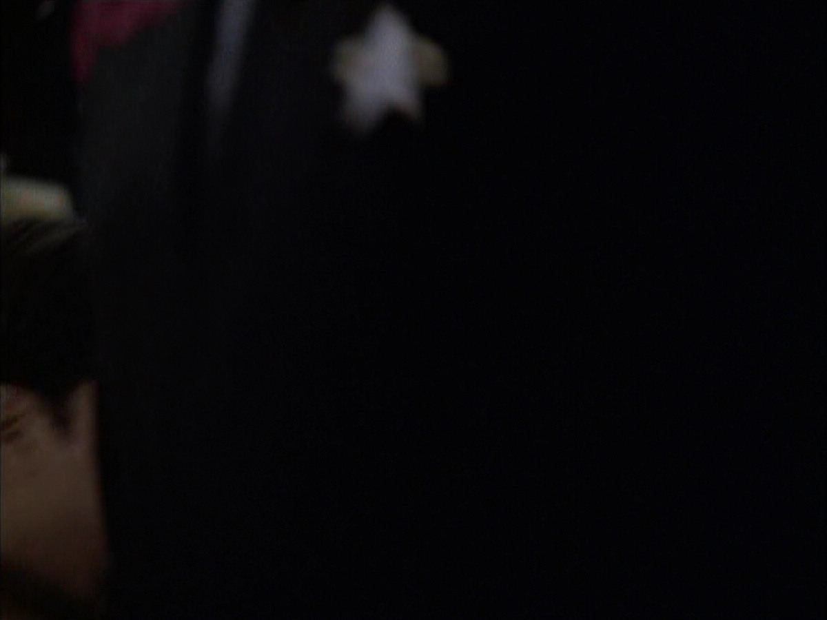 extant_StarTrek_VOY_6x14-Memorial_01598.jpg