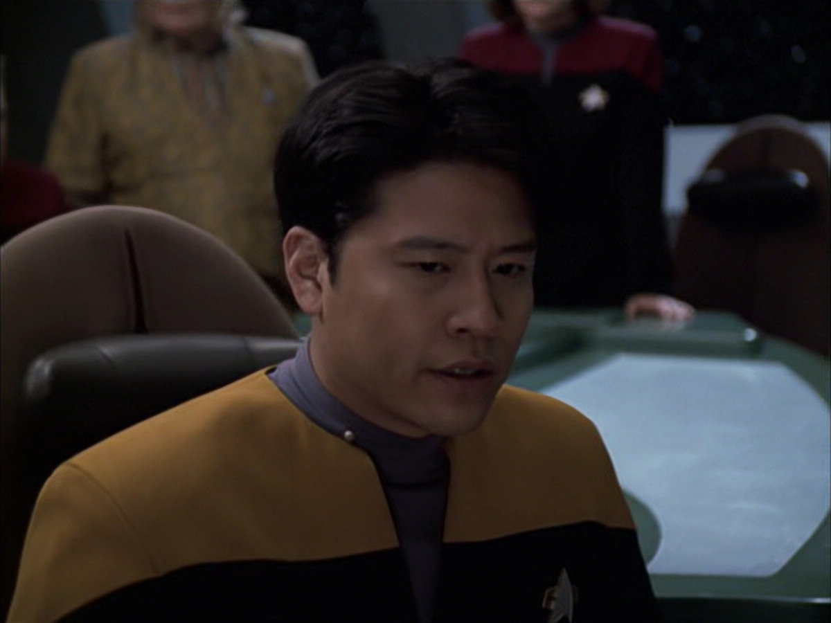 extant_StarTrek_VOY_6x14-Memorial_01600.jpg