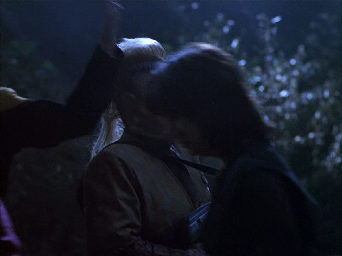 extant_StarTrek_VOY_6x14-Memorial_01640.jpg