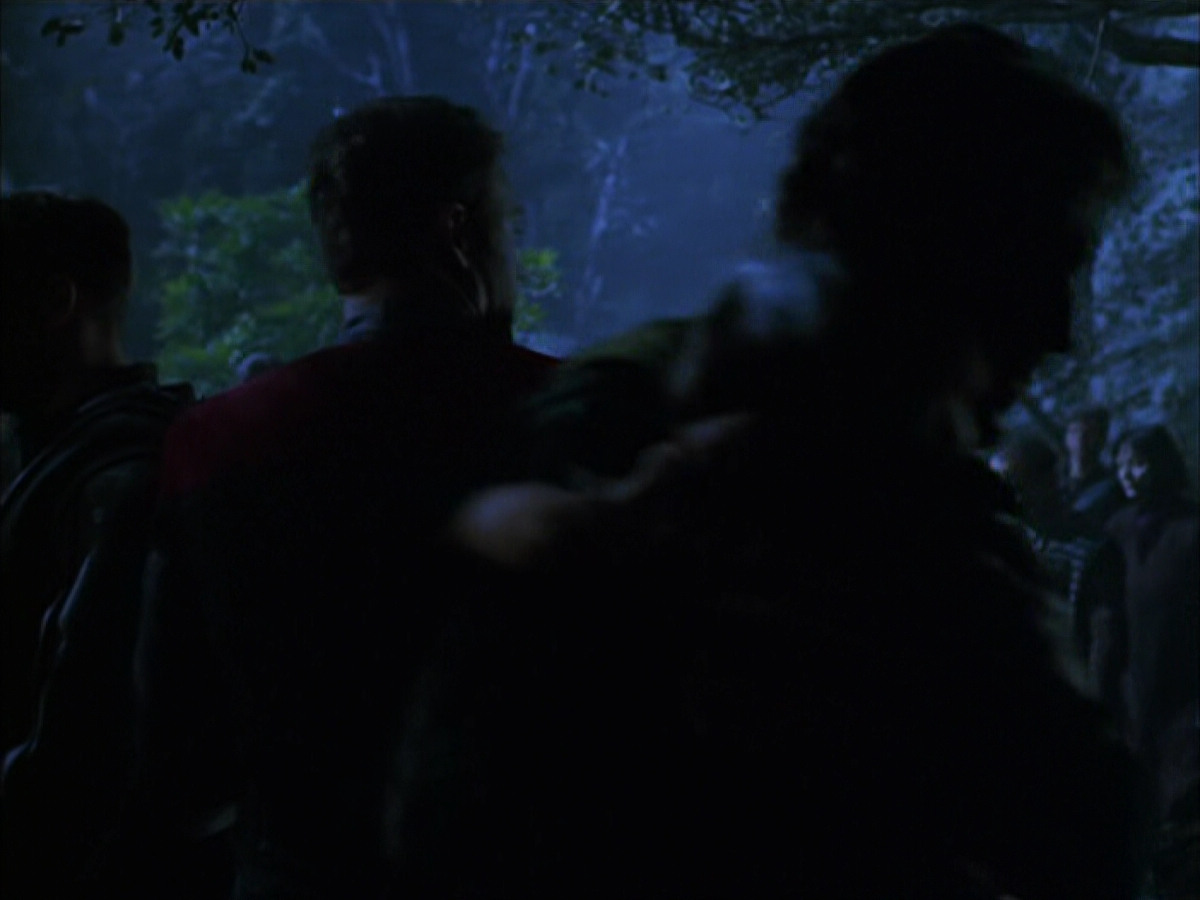 extant_StarTrek_VOY_6x14-Memorial_01646.jpg