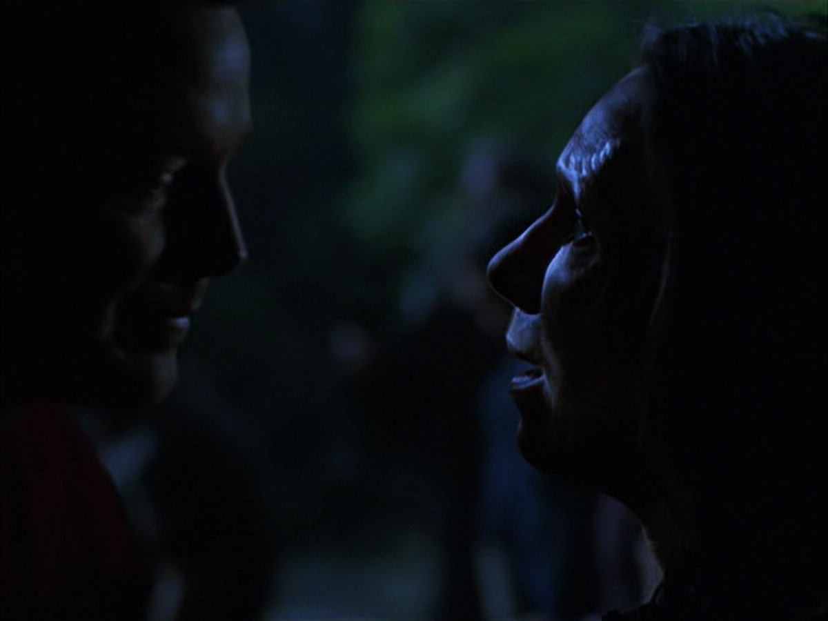 extant_StarTrek_VOY_6x14-Memorial_01652.jpg