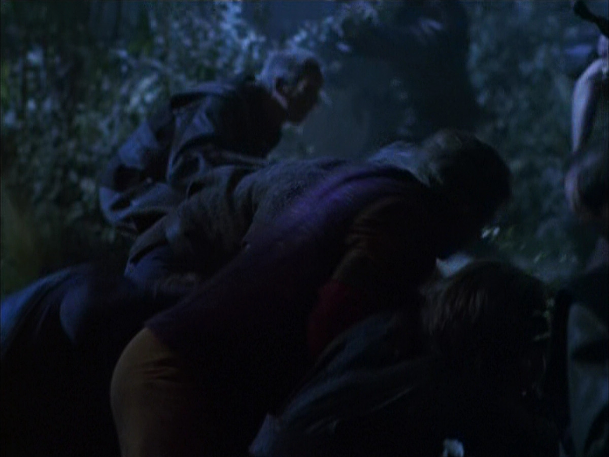 extant_StarTrek_VOY_6x14-Memorial_01659.jpg