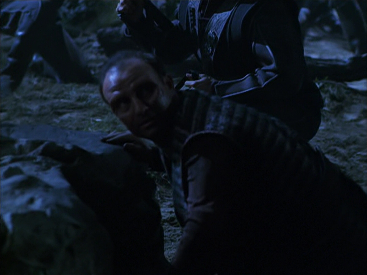 extant_StarTrek_VOY_6x14-Memorial_01664.jpg