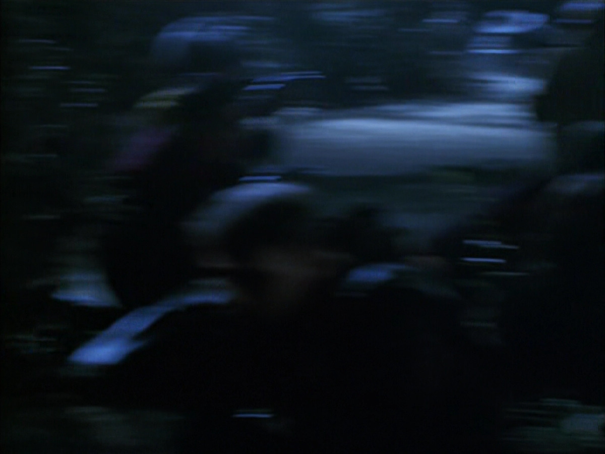 extant_StarTrek_VOY_6x14-Memorial_01666.jpg