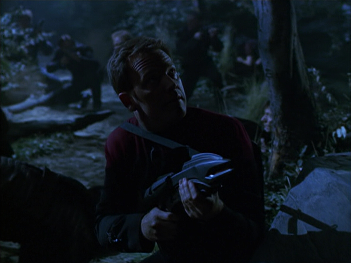 extant_StarTrek_VOY_6x14-Memorial_01668.jpg