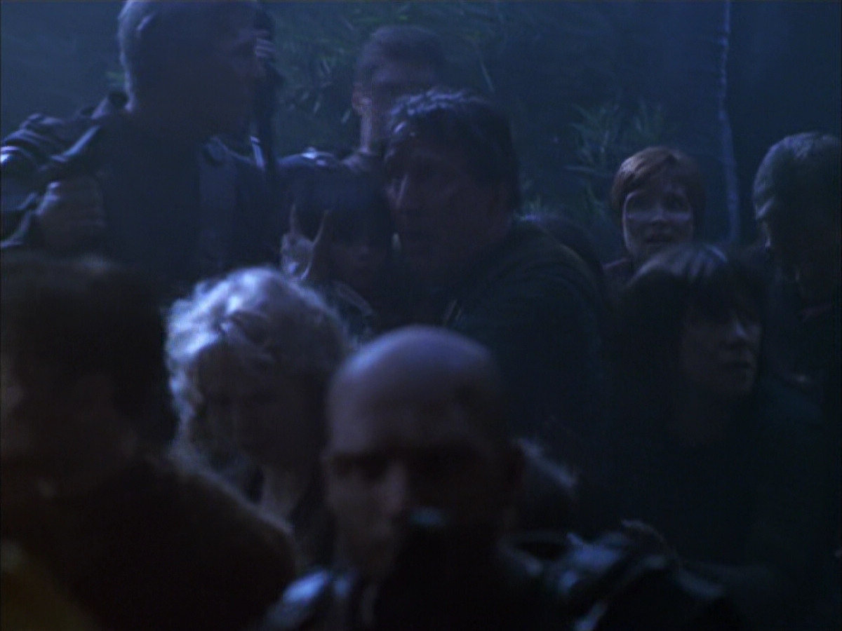 extant_StarTrek_VOY_6x14-Memorial_01696.jpg