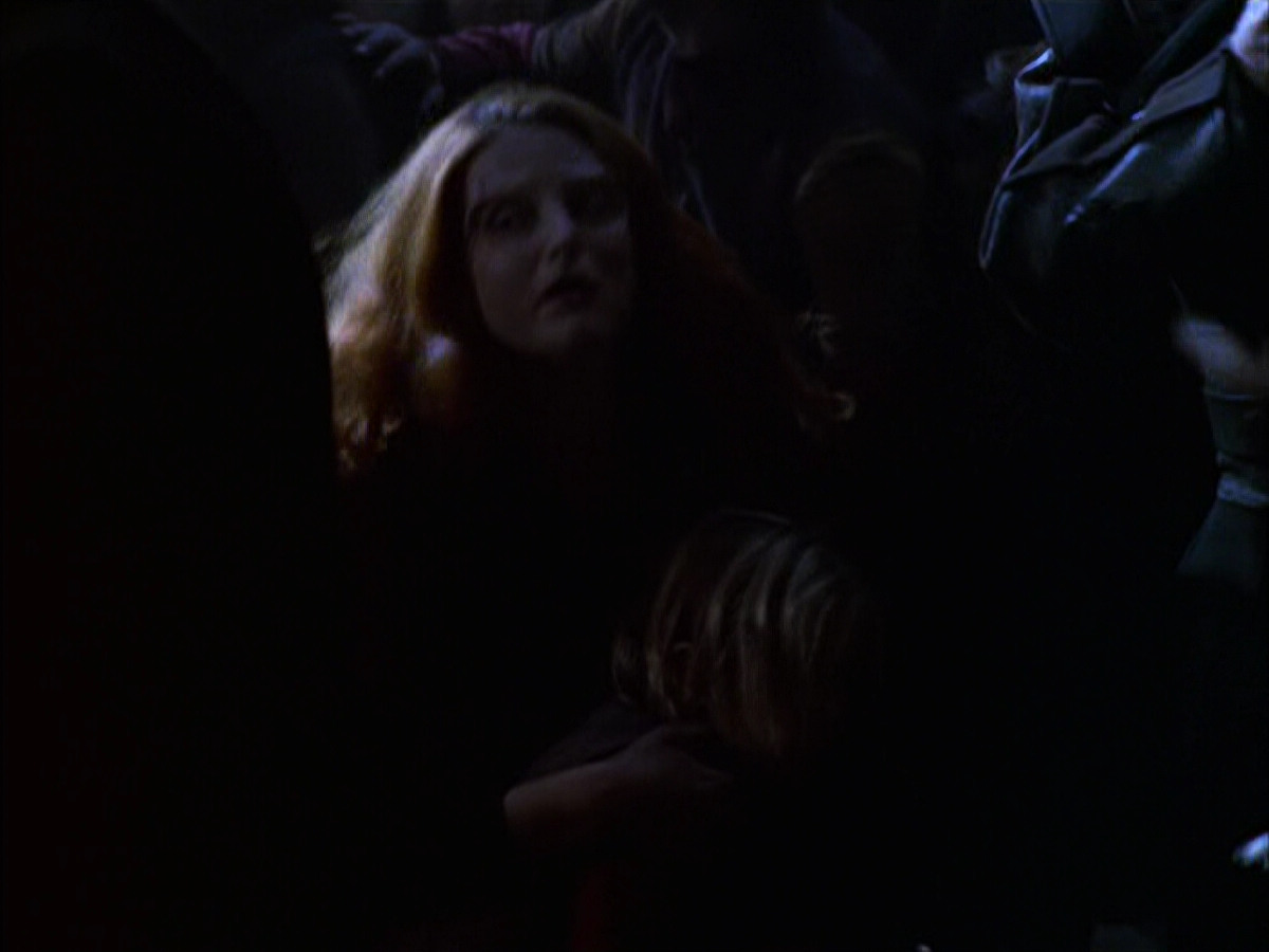 extant_StarTrek_VOY_6x14-Memorial_01707.jpg