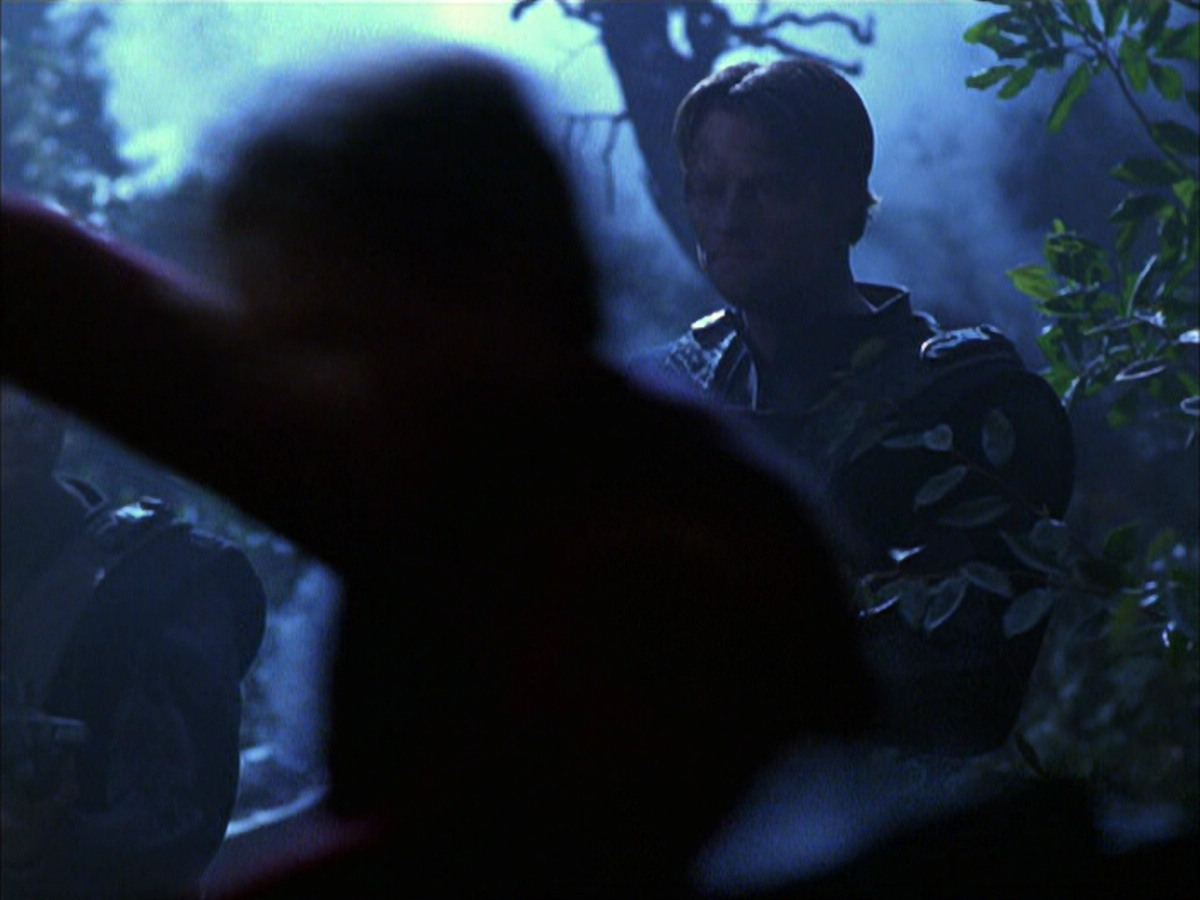 extant_StarTrek_VOY_6x14-Memorial_01737.jpg