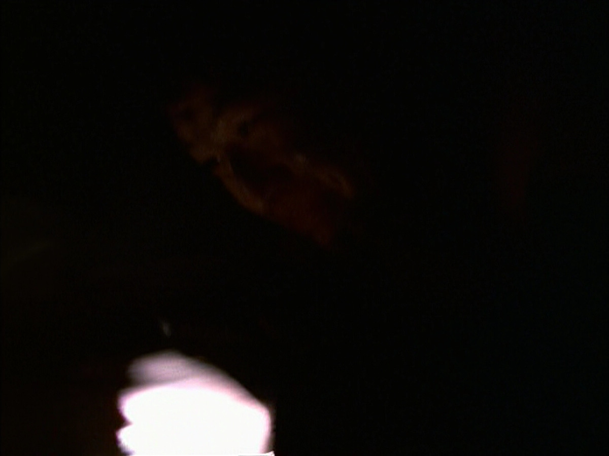 extant_StarTrek_VOY_6x14-Memorial_01788.jpg